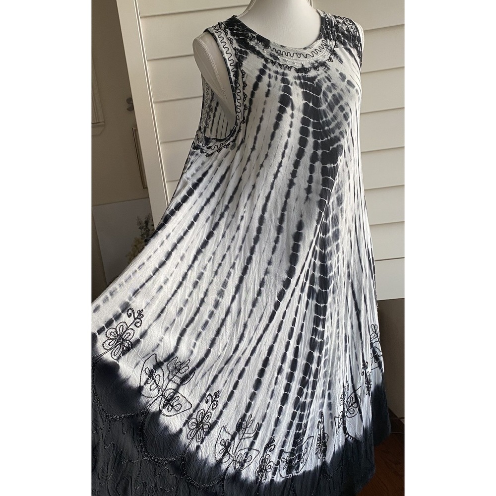 In Gear  Tie- Dye Gray tank  Dress 100% Rayon Embroidered  Swing OS Hi Low Hem